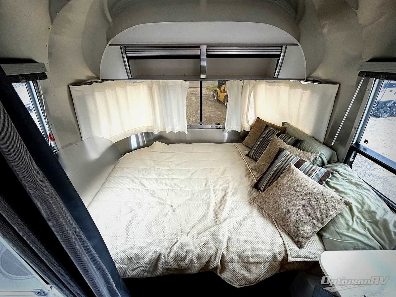 2012 Airstream Bambi 22 Photo 9