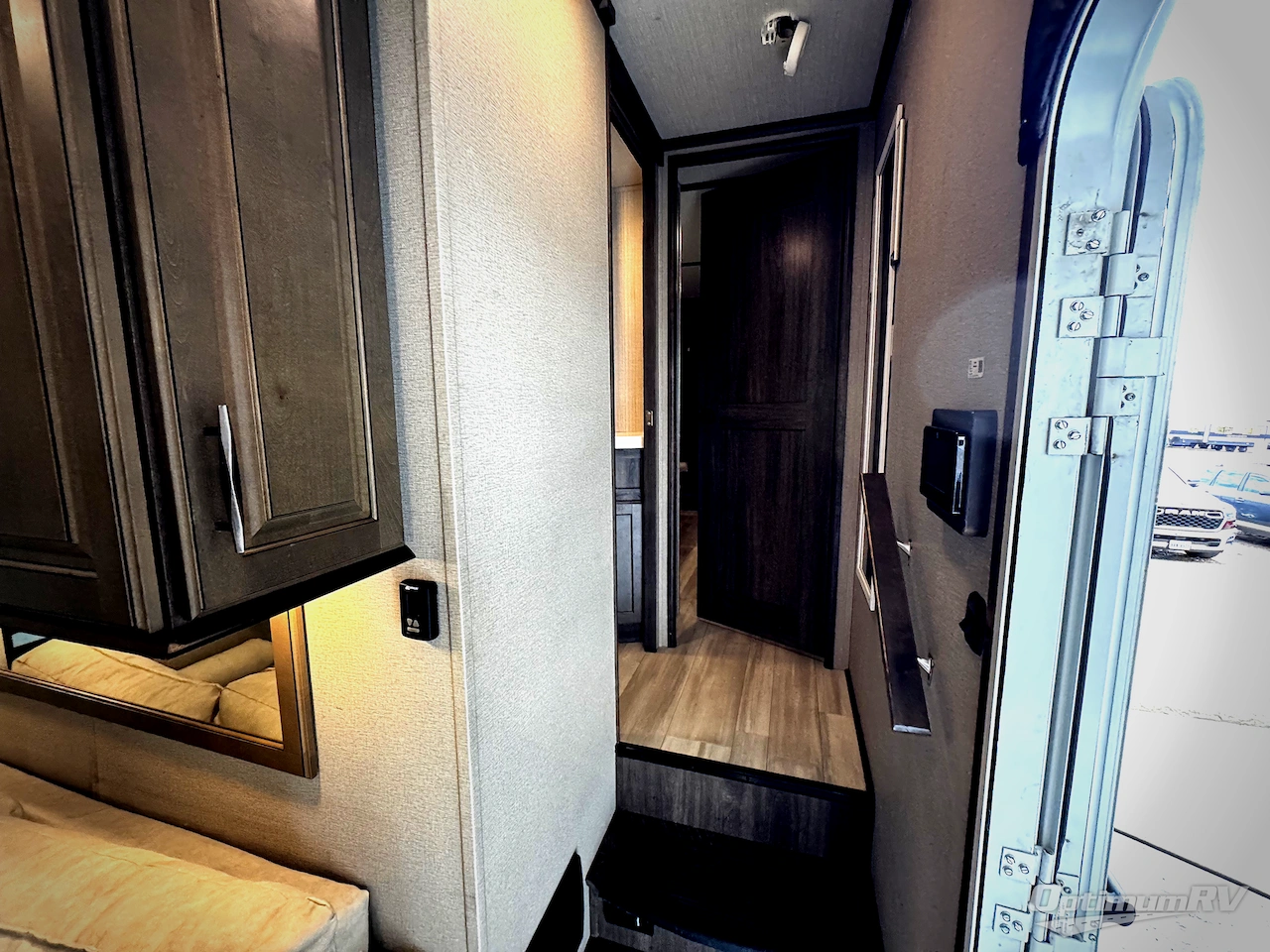 2022 Grand Design Solitude 345GK R Photo 2