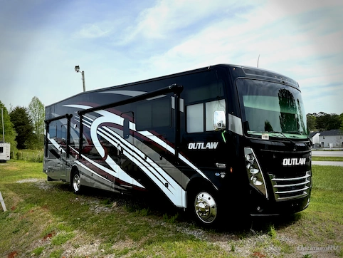Used 2023 Thor Motor Coach Outlaw 38KB Featured Photo