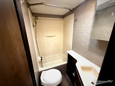 2019 Dutchmen Coleman Light 2405BH RV Photo 4