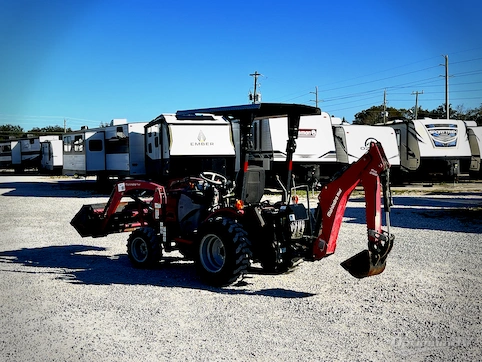 2017 Mahindra Tractor Max Shuttle 26xl RV Photo 4