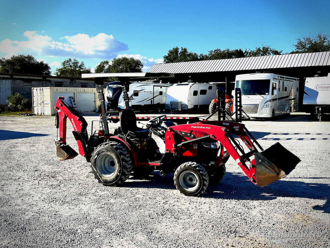 2017 Mahindra Tractor Max Shuttle 26xl Photo 3