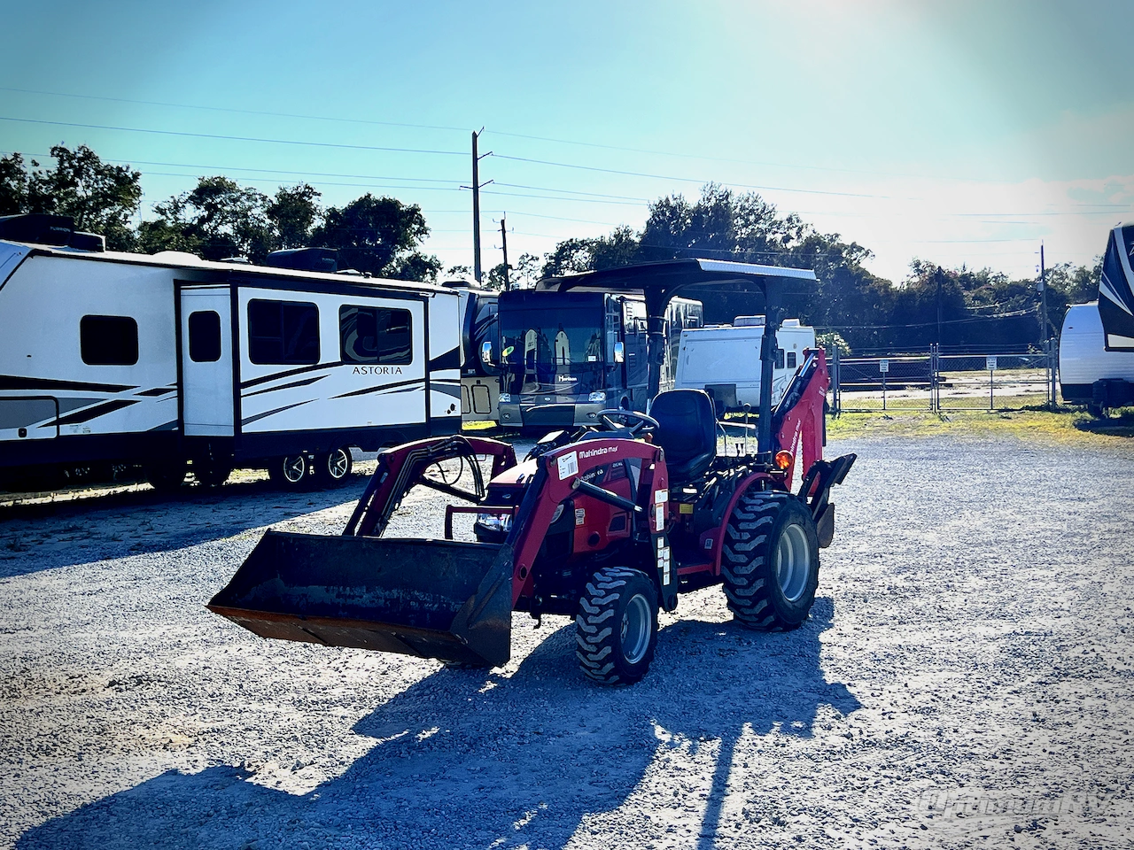 2017 Mahindra Tractor Max Shuttle 26xl Photo 16