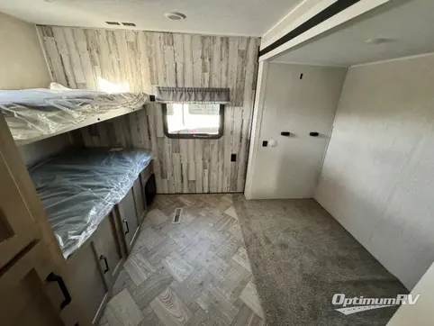 2023 Palomino Puma 32BHFS RV Photo 4
