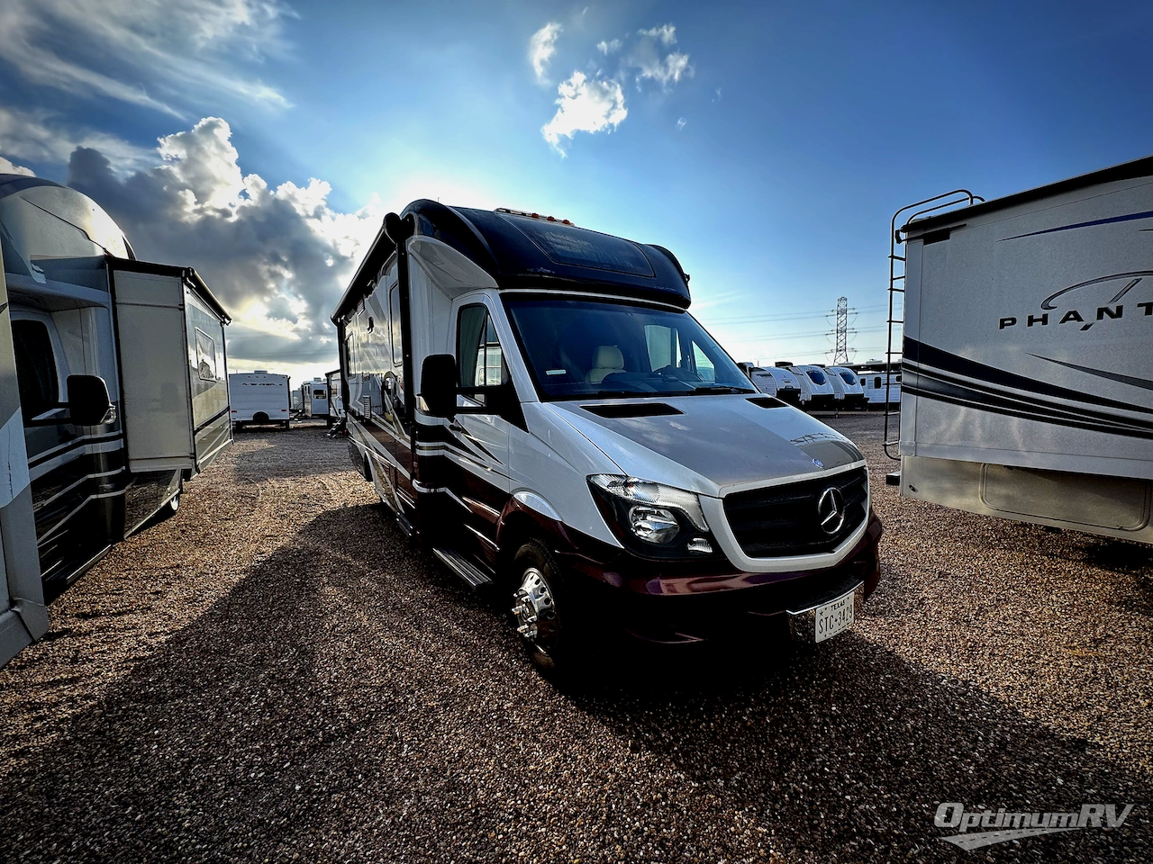 2014 Itasca Navion IQ 24V Photo 1