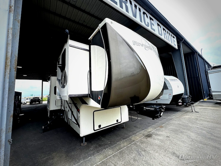2018 RiverStone RiverStone 39FK RV Photo 1