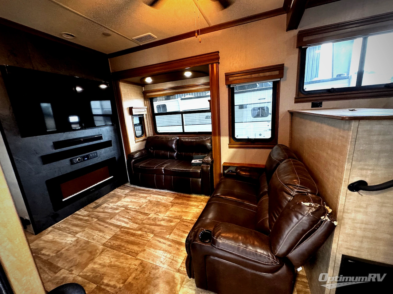 2018 RiverStone RiverStone 39FK Photo 2