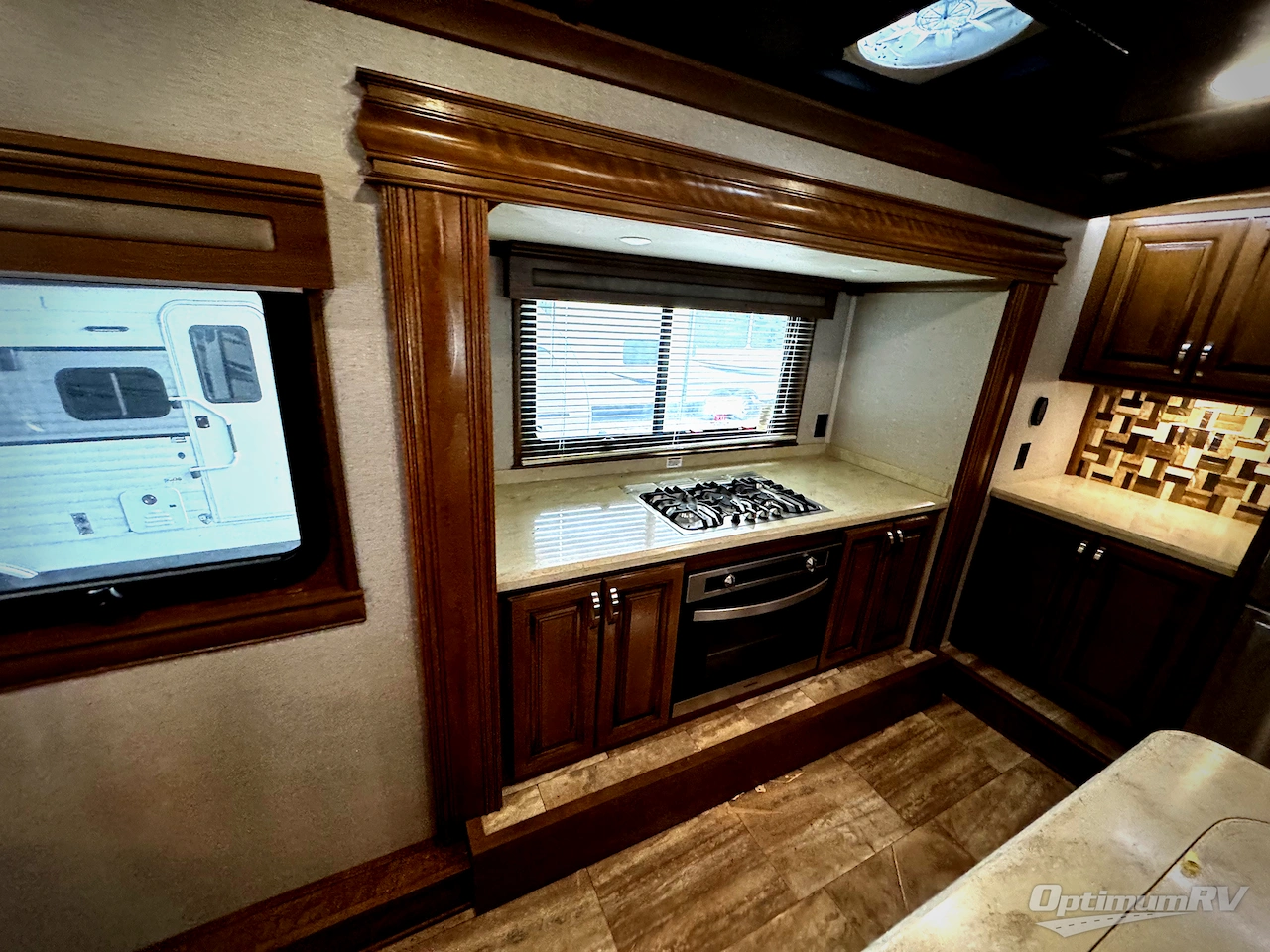 2018 RiverStone RiverStone 39FK Photo 5