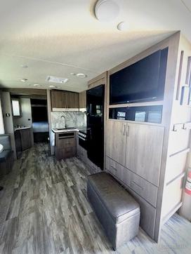 2022 Grand Design Imagine 2910BH RV Photo 3