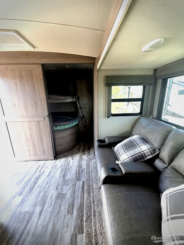 2022 Grand Design Imagine 2910BH Photo 6