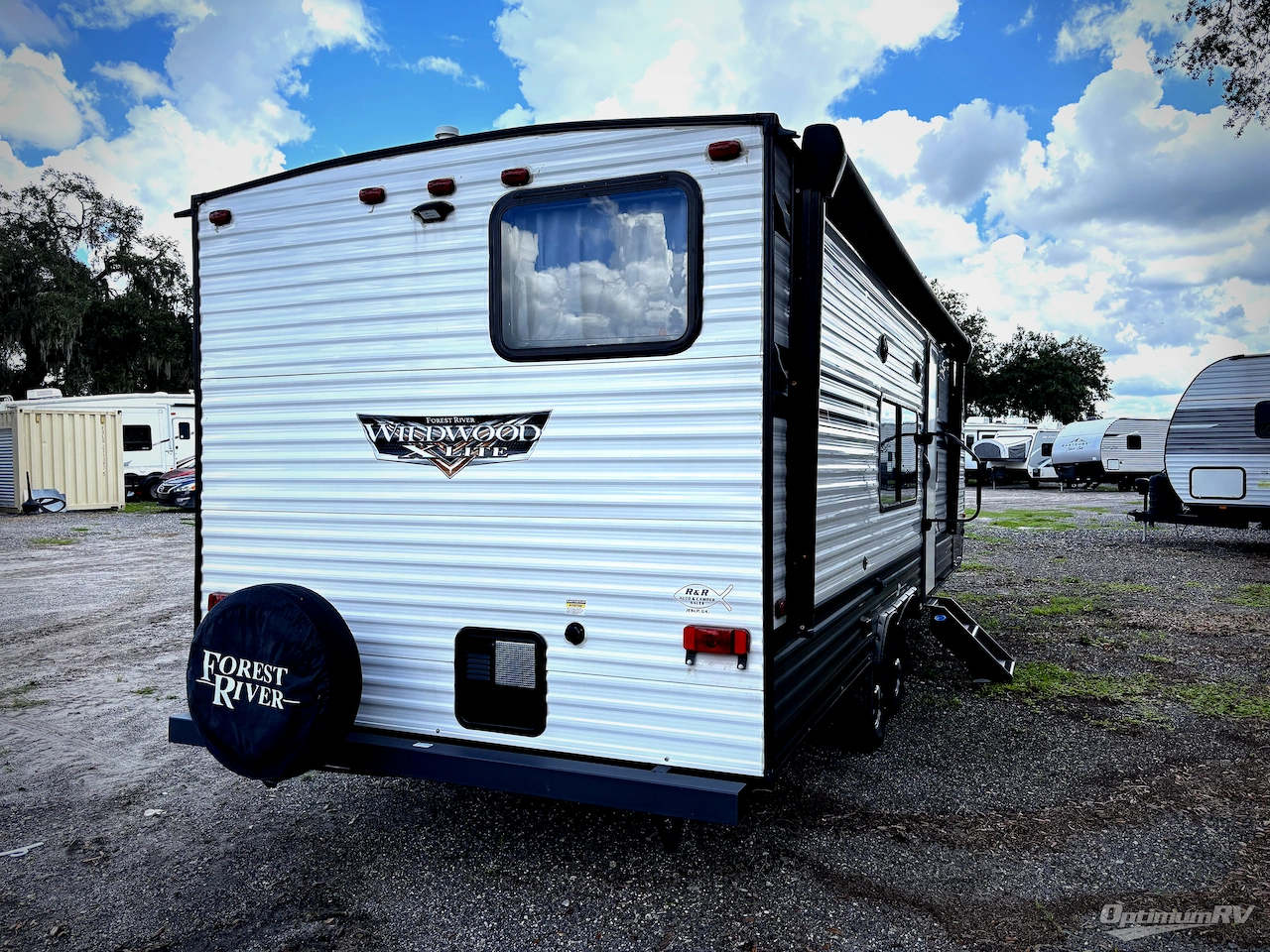 2022 Forest River Wildwood X-Lite 261BHXL Photo 2