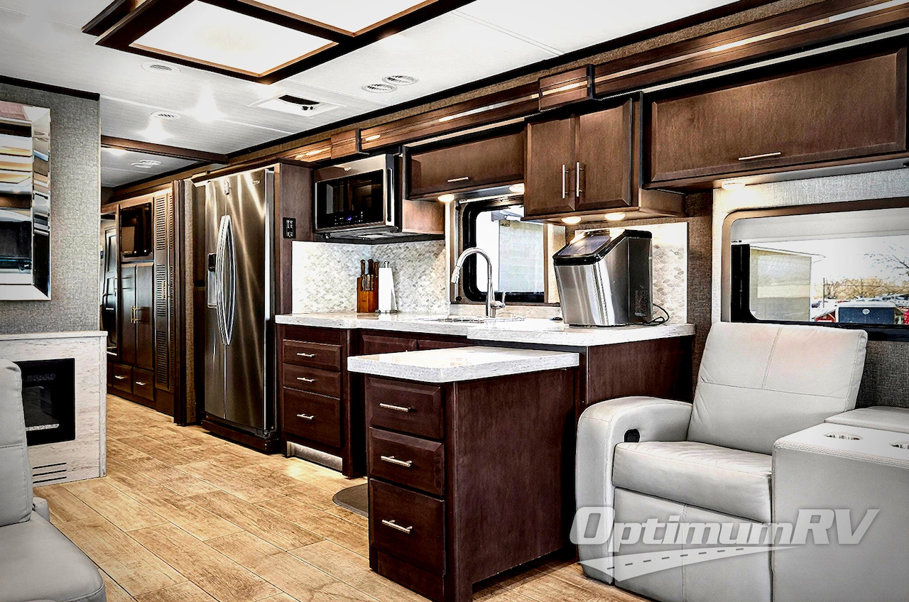 2022 Thor Venetian F42 Photo 21