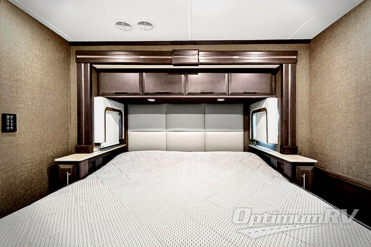 2022 Thor Venetian F42 Photo 24