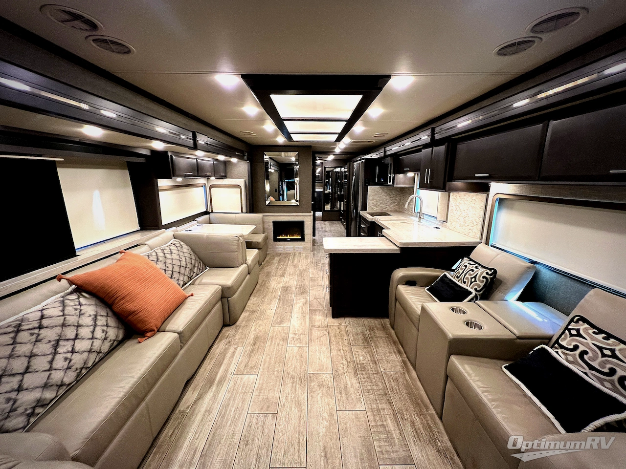 2022 Thor Venetian F42 Photo 4