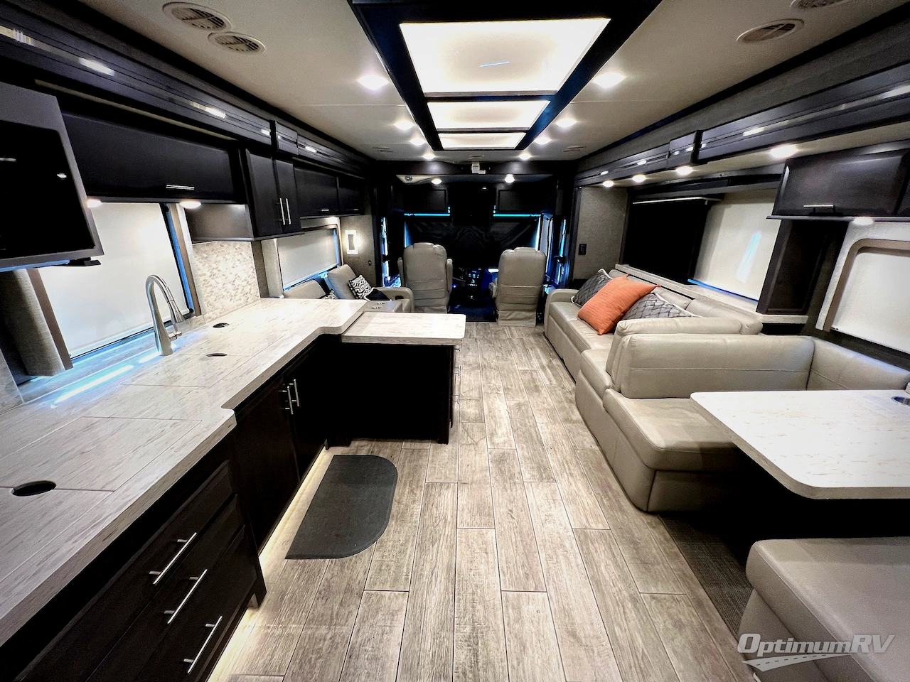 2022 Thor Venetian F42 Photo 5