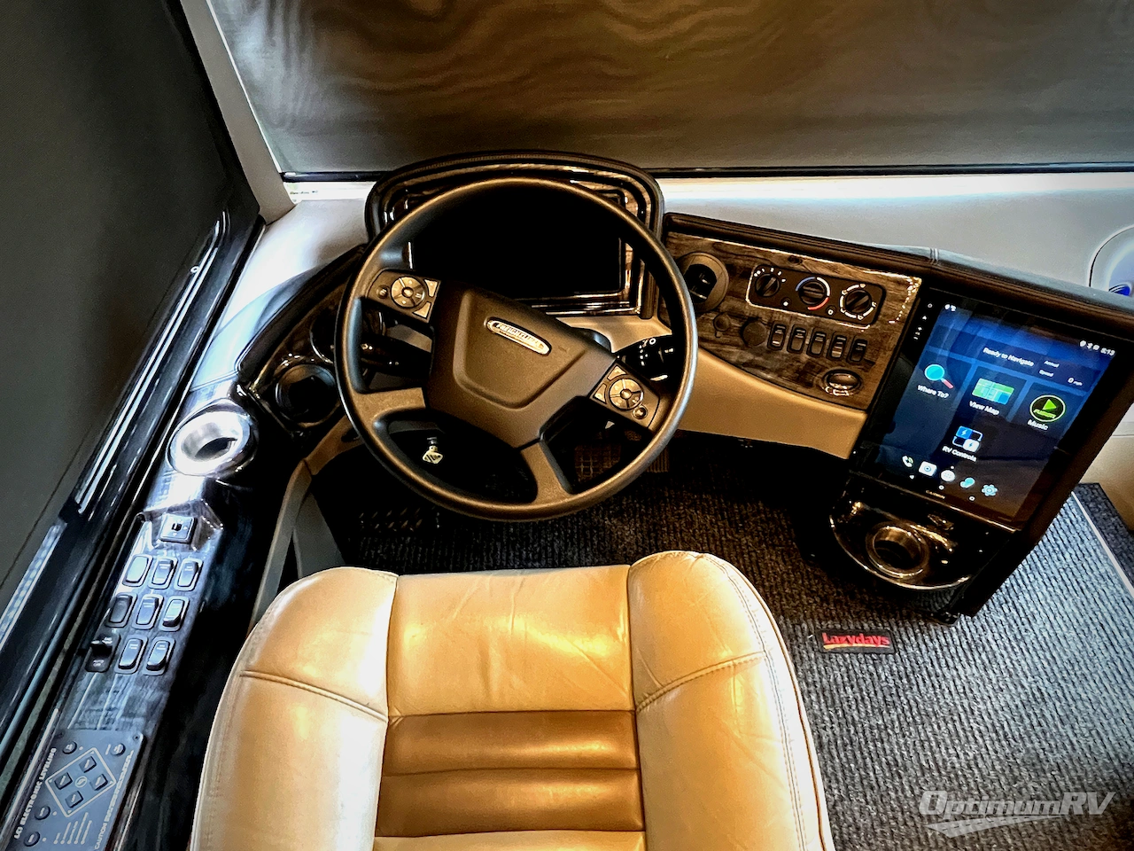 2022 Thor Venetian F42 Photo 8
