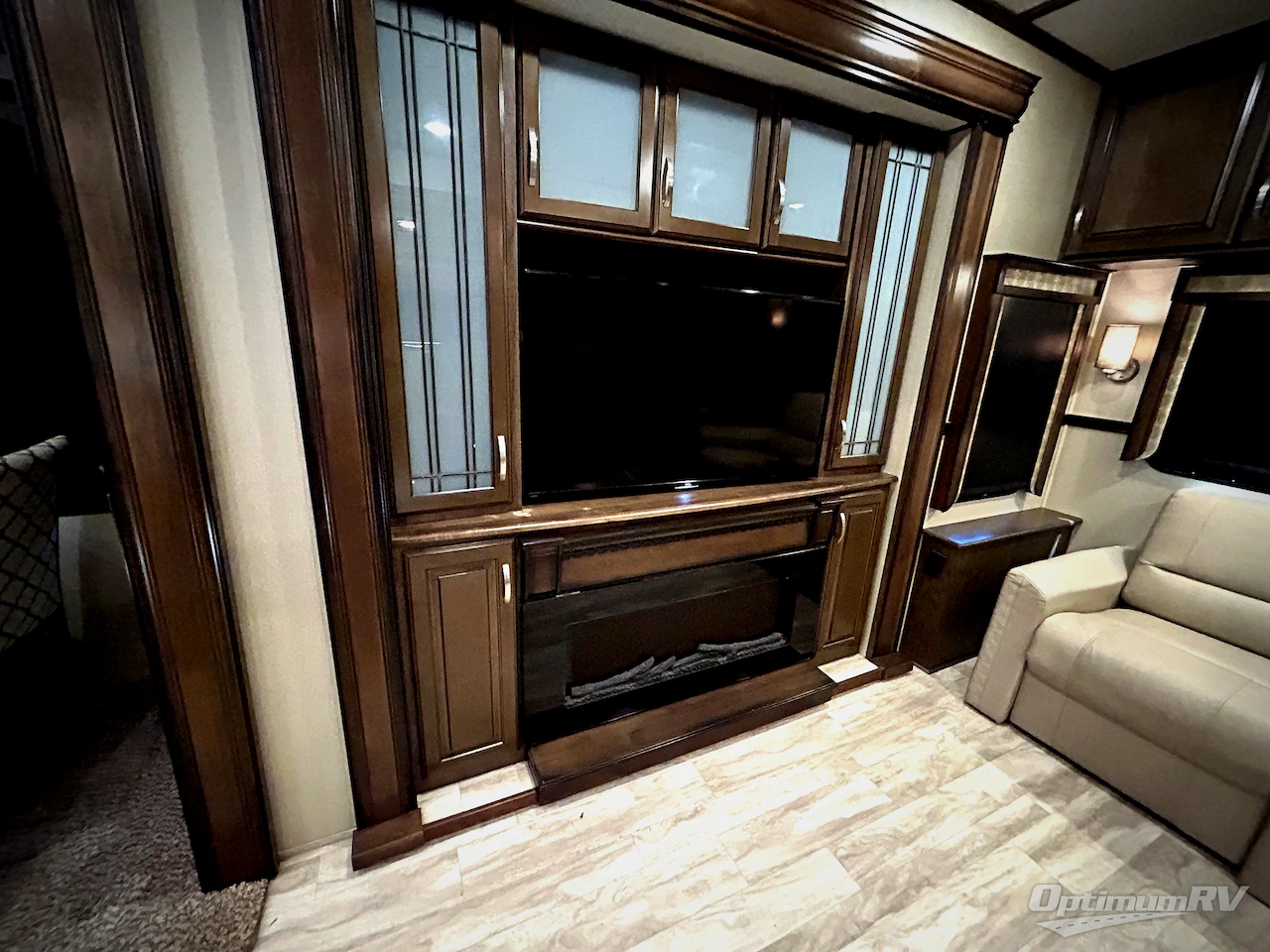 2017 Grand Design Solitude 360RL Photo 19