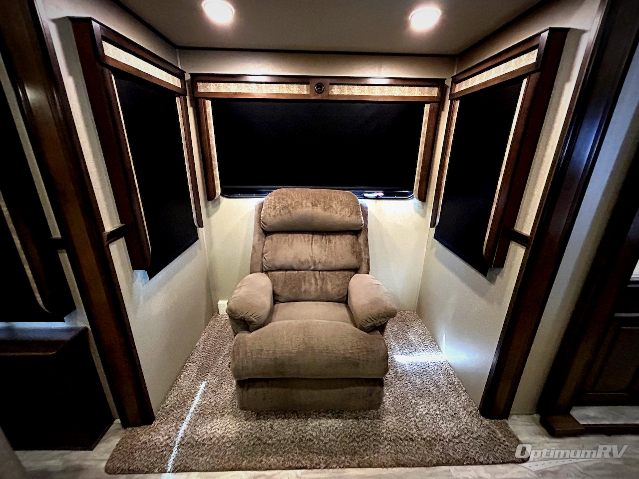 2017 Grand Design Solitude 360RL Photo 20