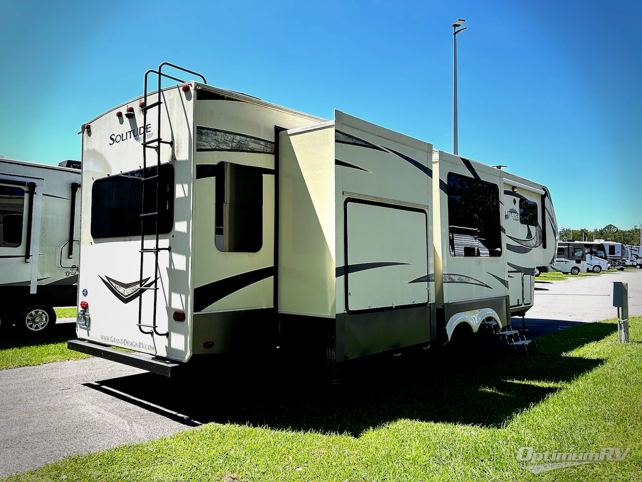 2017 Grand Design Solitude 360RL Photo 2