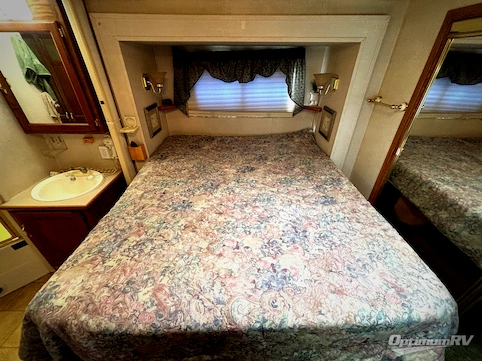 2002 CrossRoads Paradise Pointe 36MRC RV Photo 3