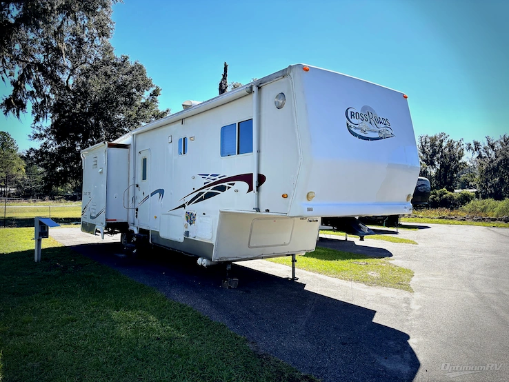 2002 CrossRoads Paradise Pointe 36MRC RV Photo 1