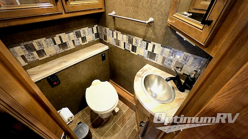 2020 Thor Omni BH35 RV Photo 4