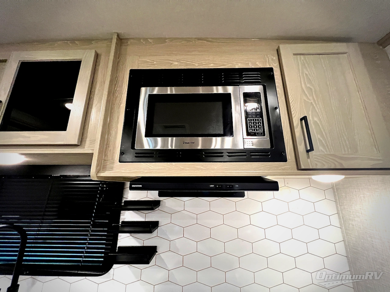 2021 Forest River Flagstaff Classic 832RKSB Photo 12