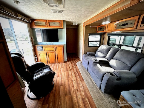 2012 Palomino Puma 32FKSL RV Photo 2