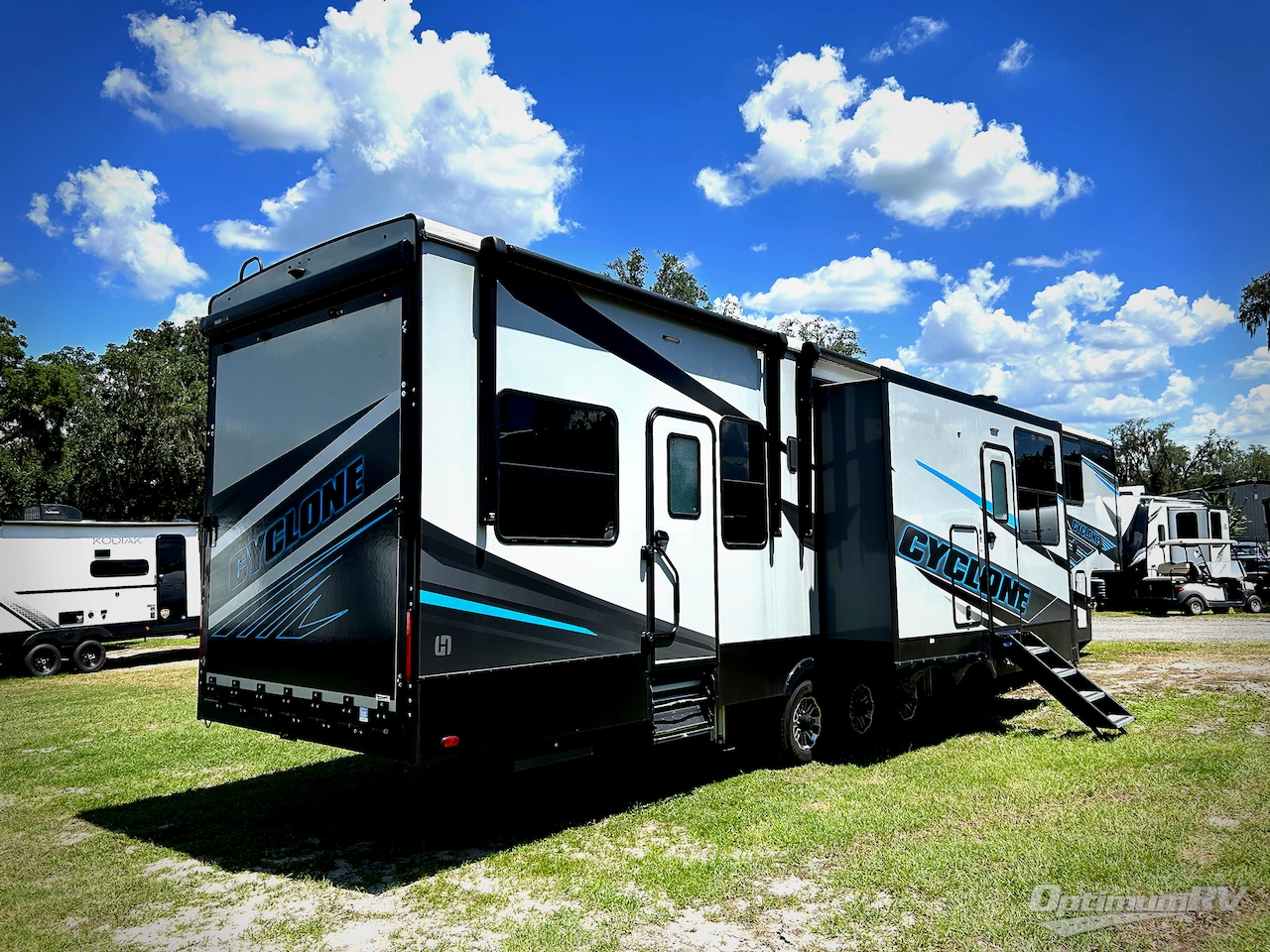 2024 Heartland Cyclone 4006 Photo 2