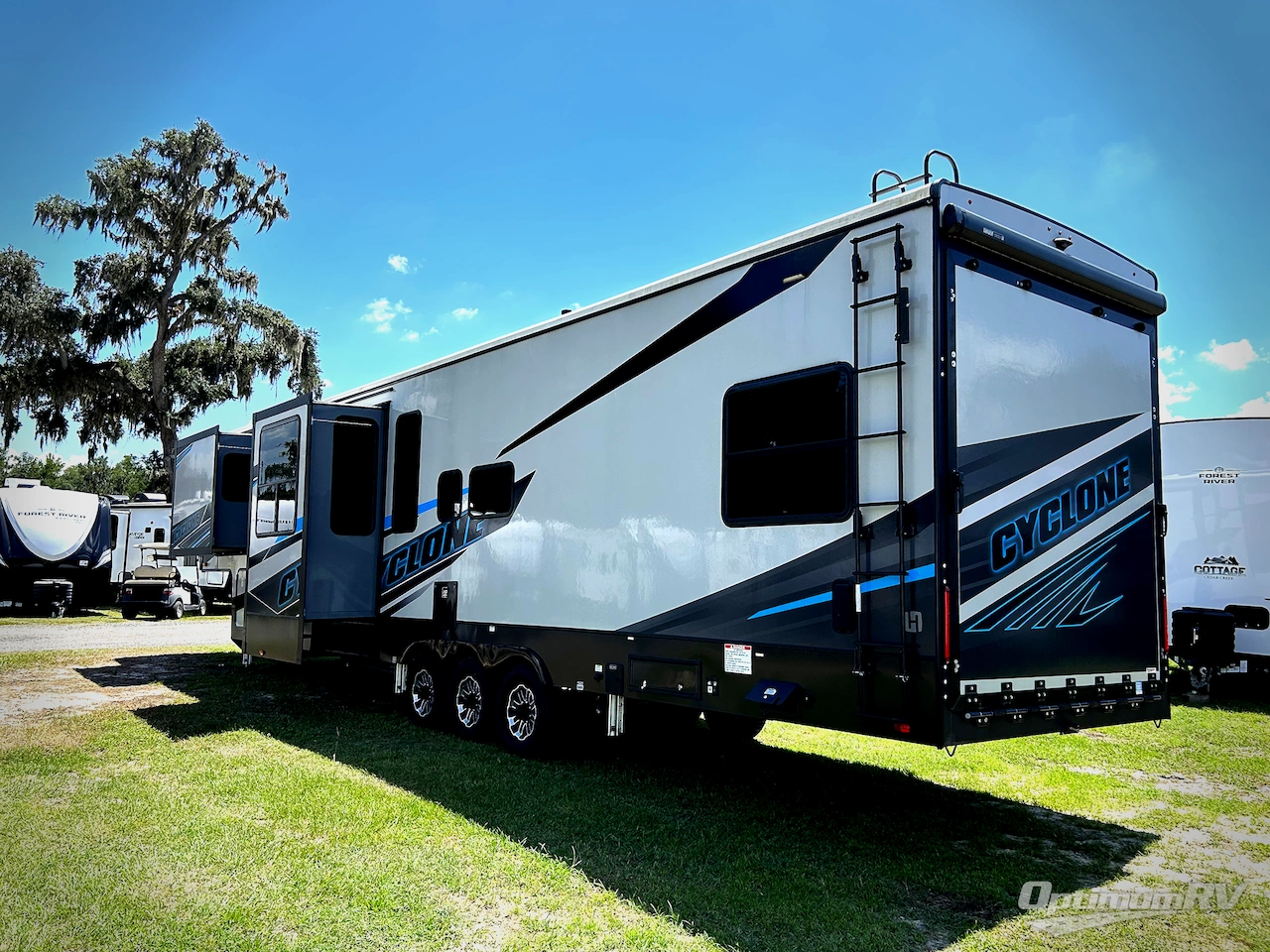 2024 Heartland Cyclone 4006 Photo 3