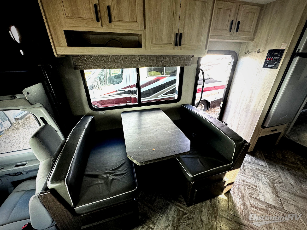 2023 Forest River Sunseeker LE 3250DSLE Ford Photo 6