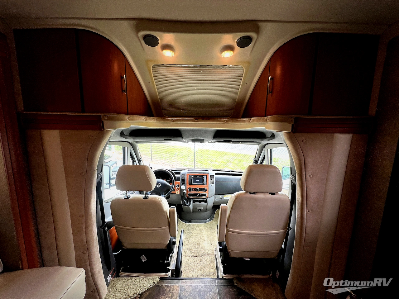 2013 Itasca Navion IQ 24G Photo 6
