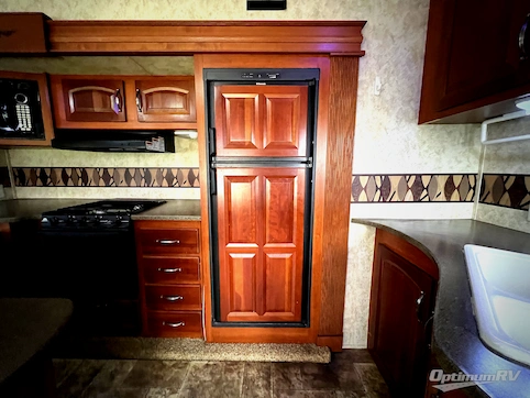 2010 Keystone Cougar 326MKS RV Photo 3