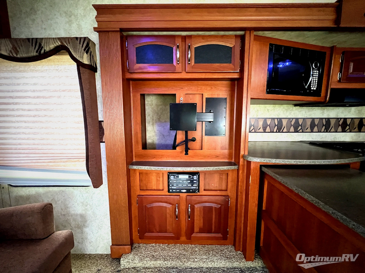 2010 Keystone Cougar 326MKS Photo 8