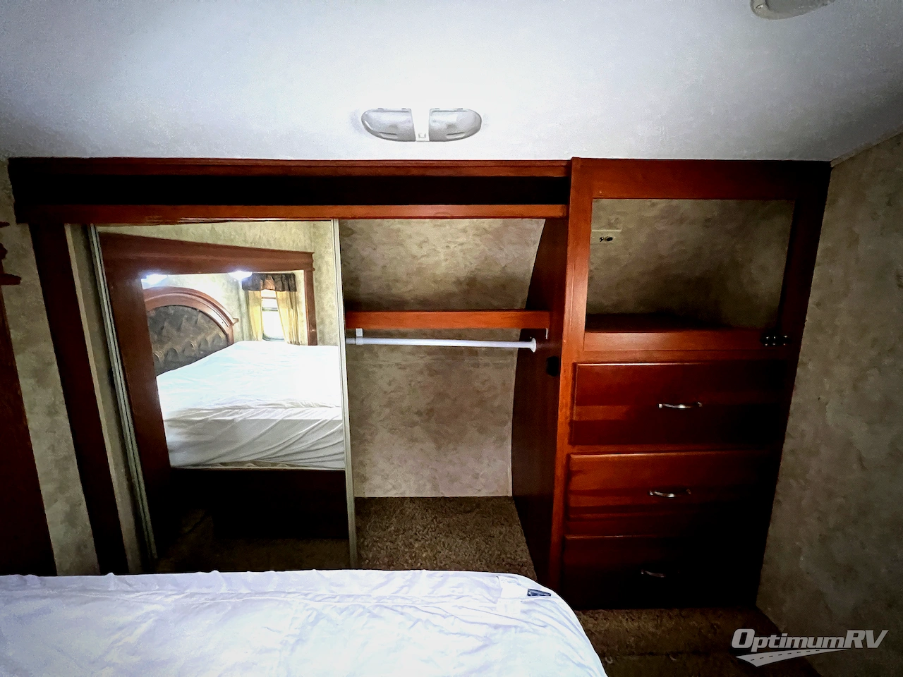 2010 Keystone Cougar 326MKS Photo 17