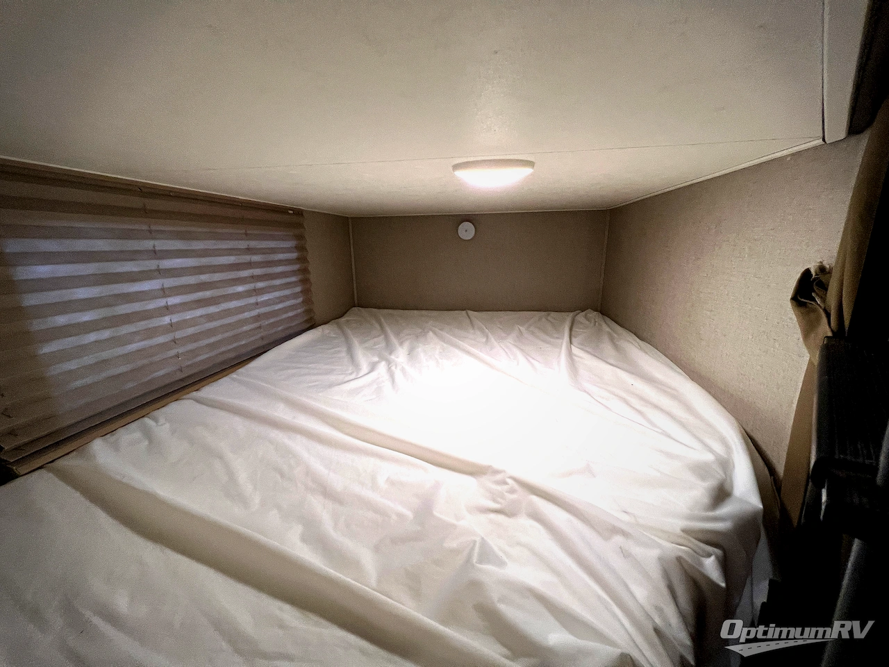 2017 Coachmen Freedom Express 275BHS Photo 26