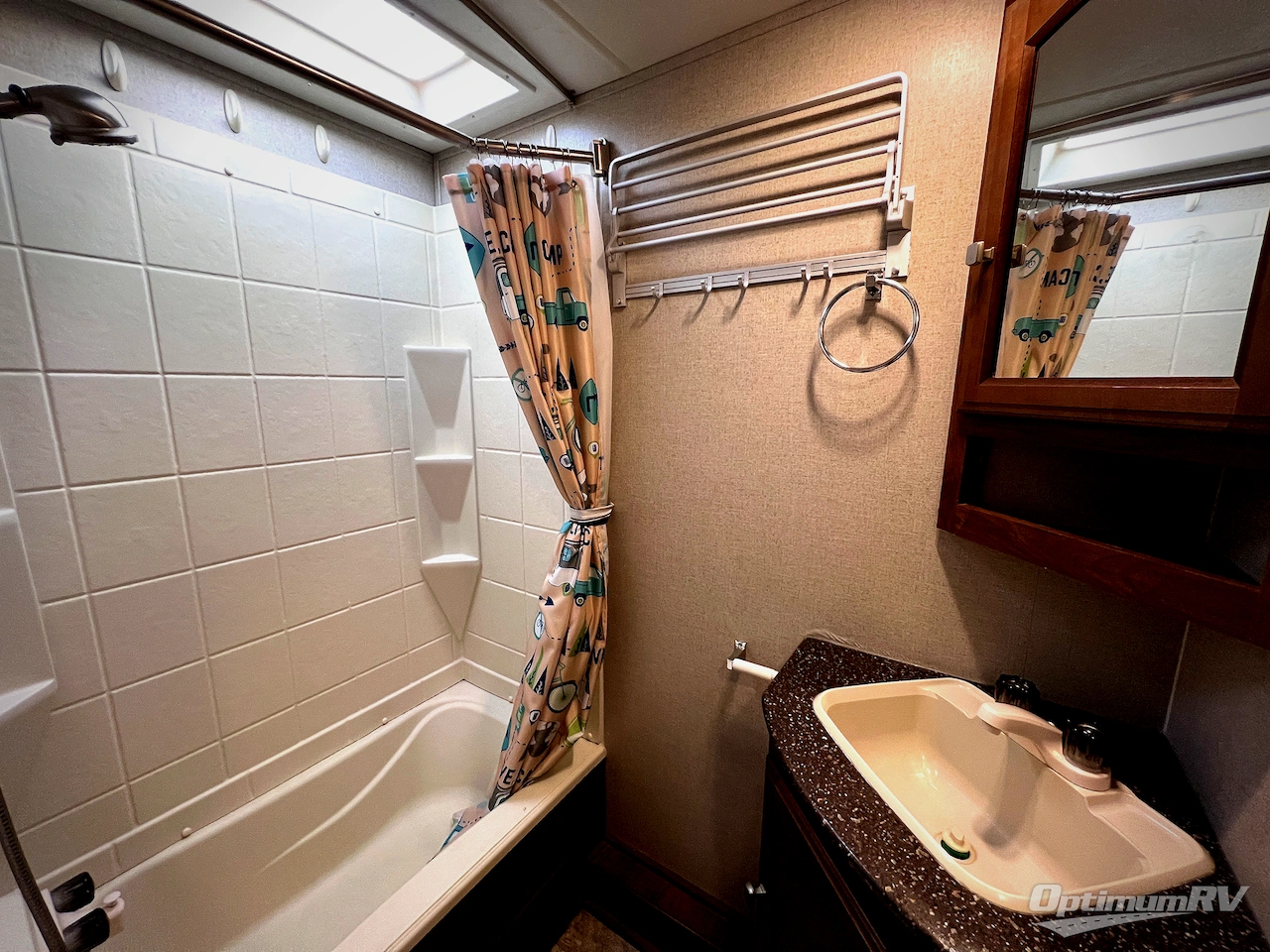 2017 Coachmen Freedom Express 275BHS Photo 28