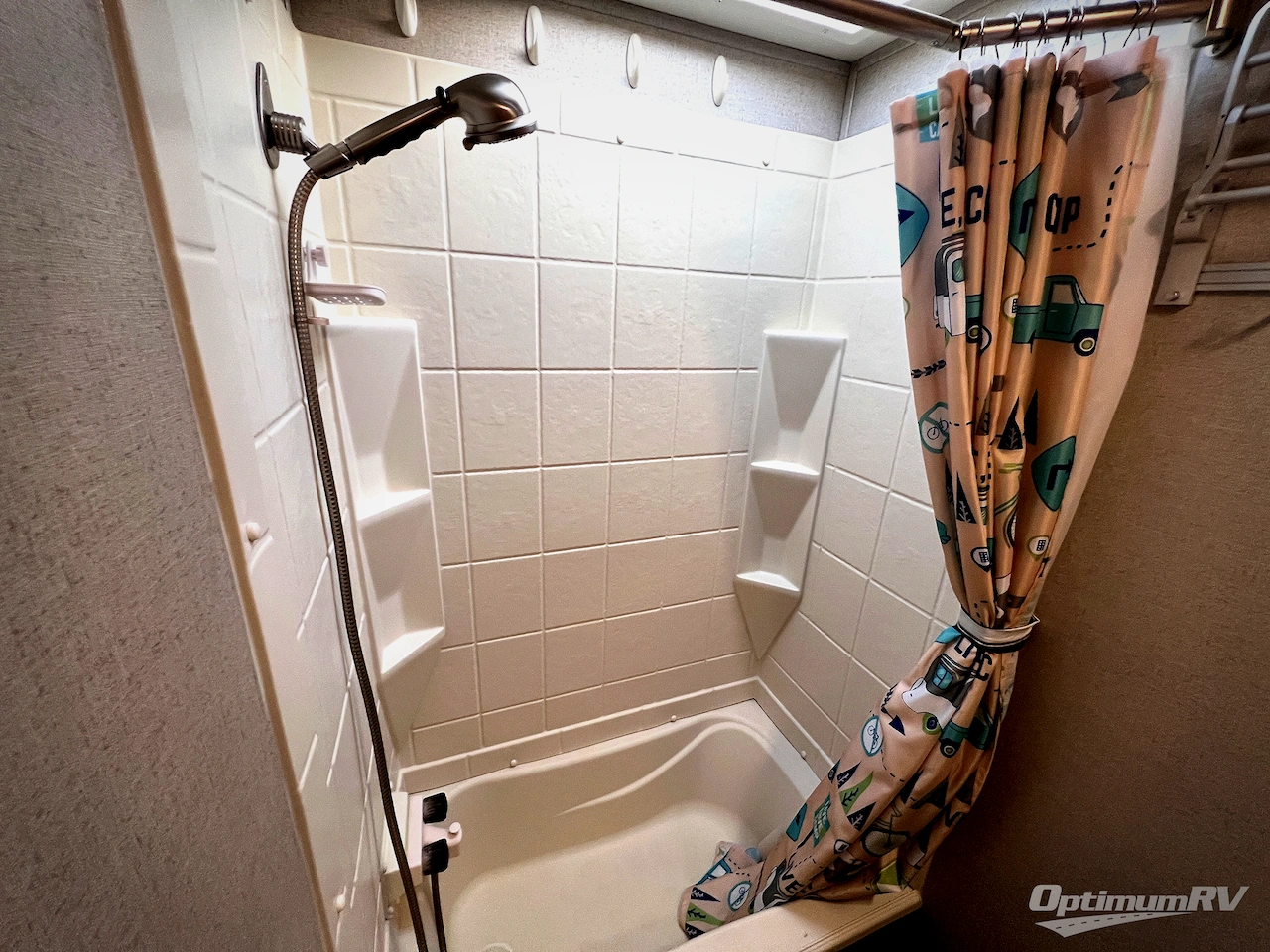 2017 Coachmen Freedom Express 275BHS Photo 32