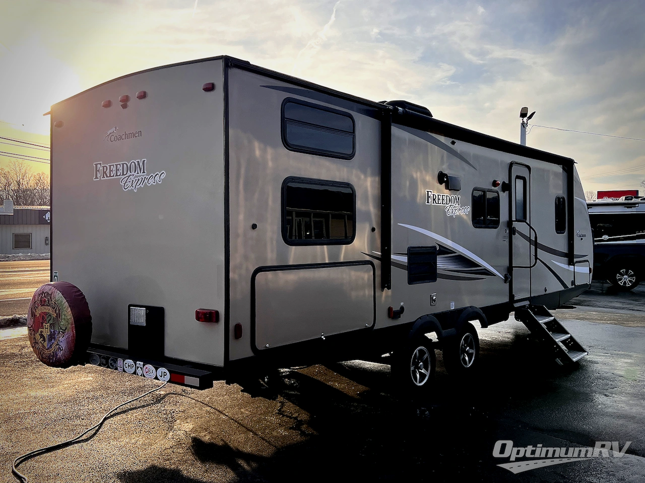 2017 Coachmen Freedom Express 275BHS Photo 2