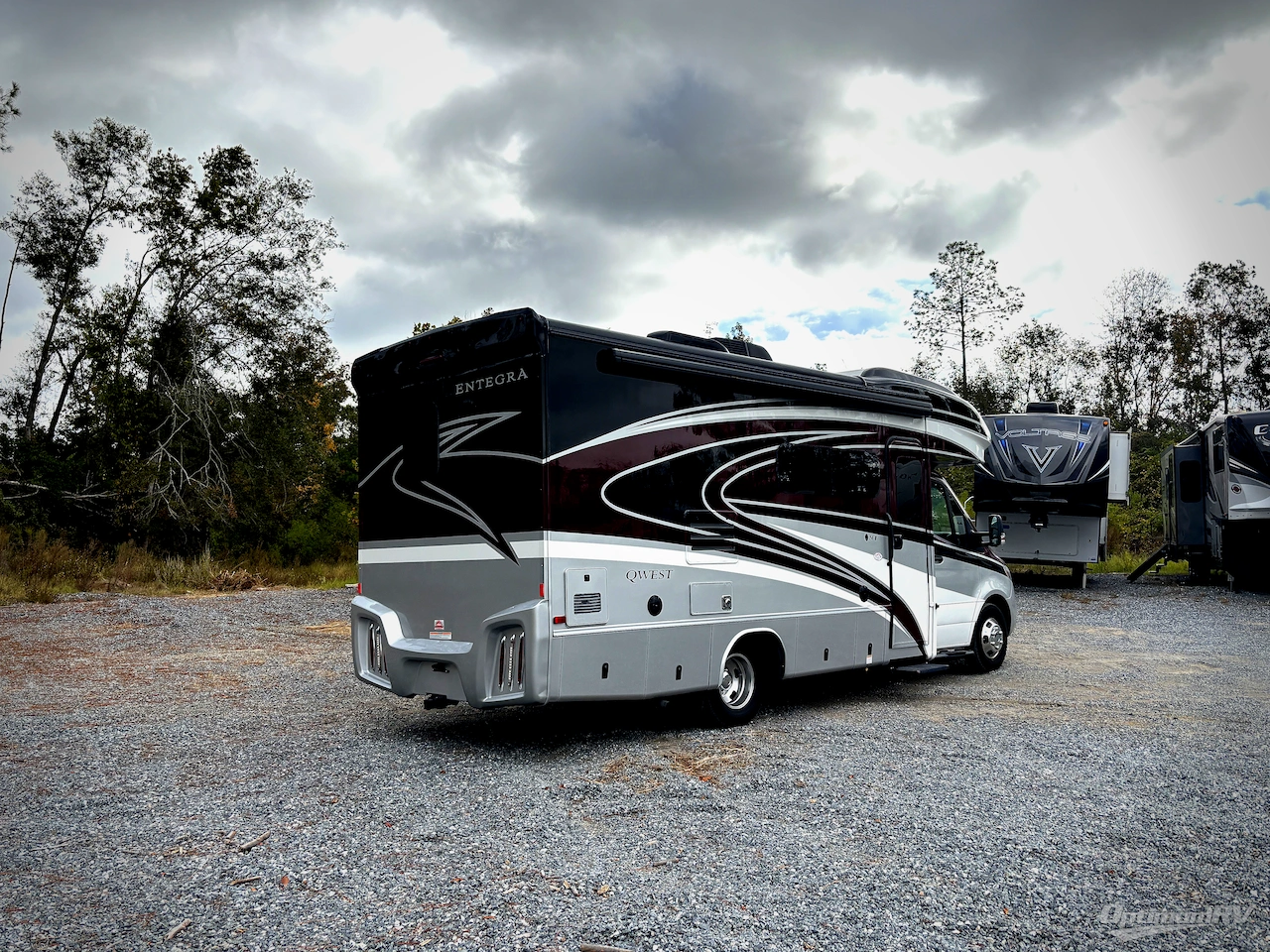 2022 Mercedes Benz Sprinter photo 2