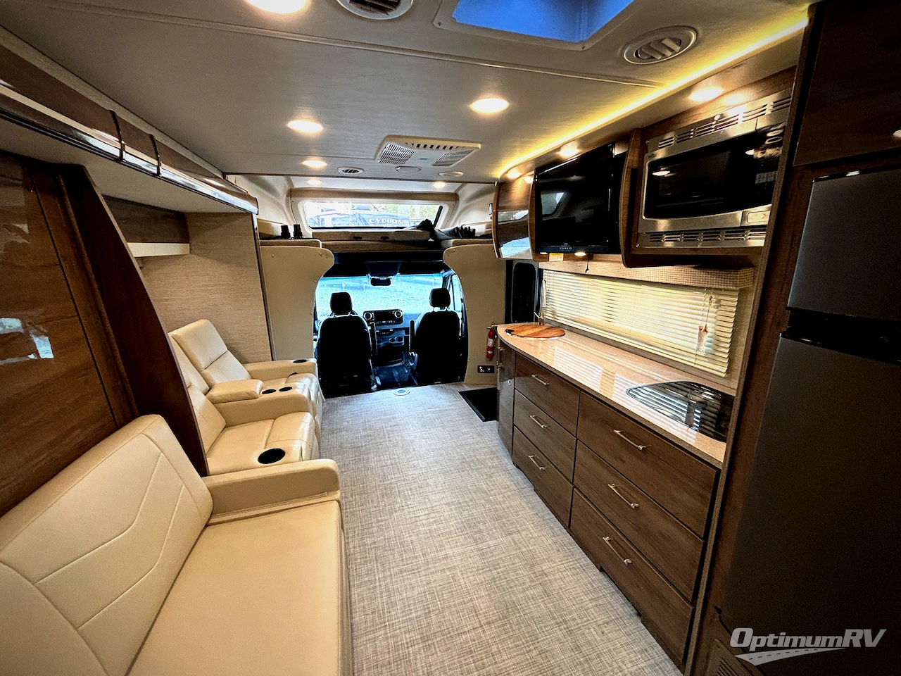 2023 Entegra Qwest 24R Photo 8