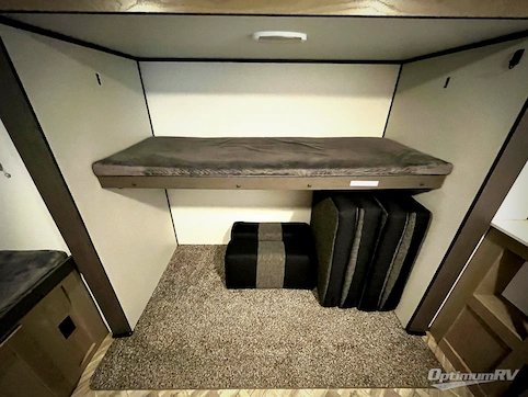 2021 Cruiser Shadow Cruiser 325BHS RV Photo 4