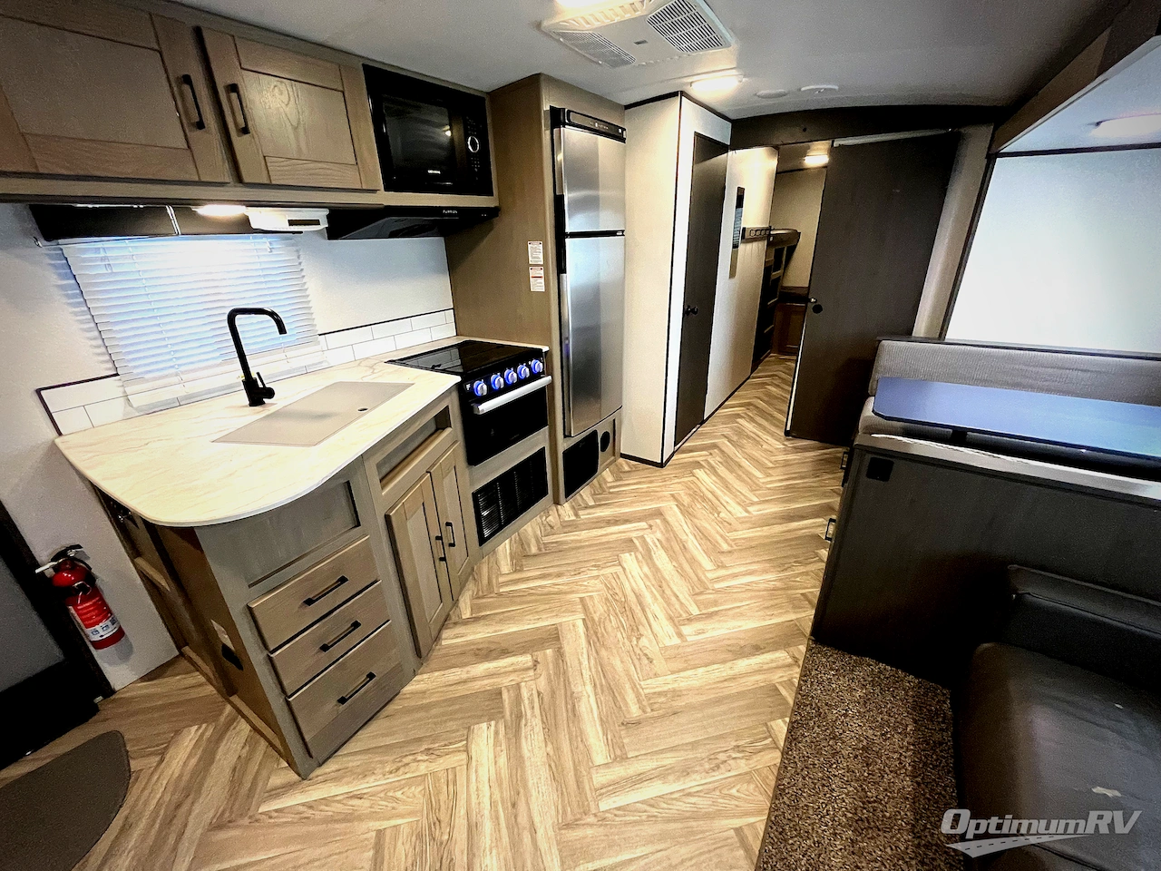 2021 Cruiser Shadow Cruiser 325BHS Photo 5