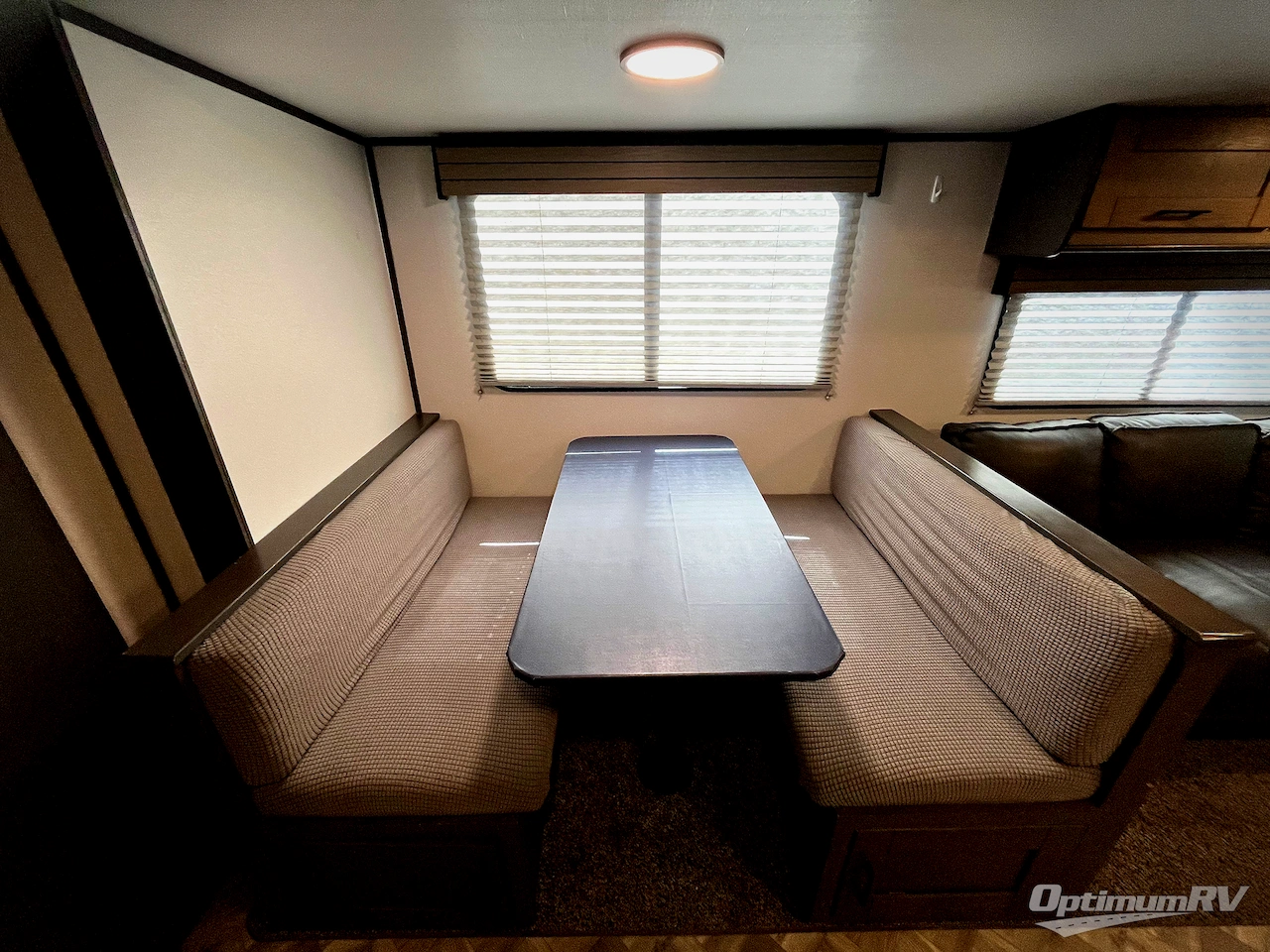 2021 Cruiser Shadow Cruiser 325BHS Photo 8