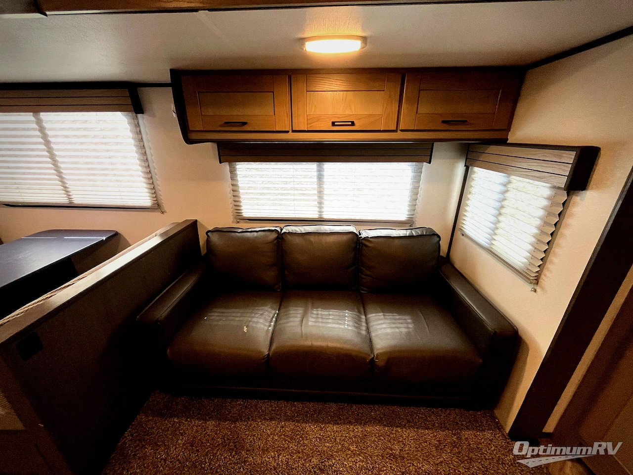 2021 Cruiser Shadow Cruiser 325BHS Photo 9