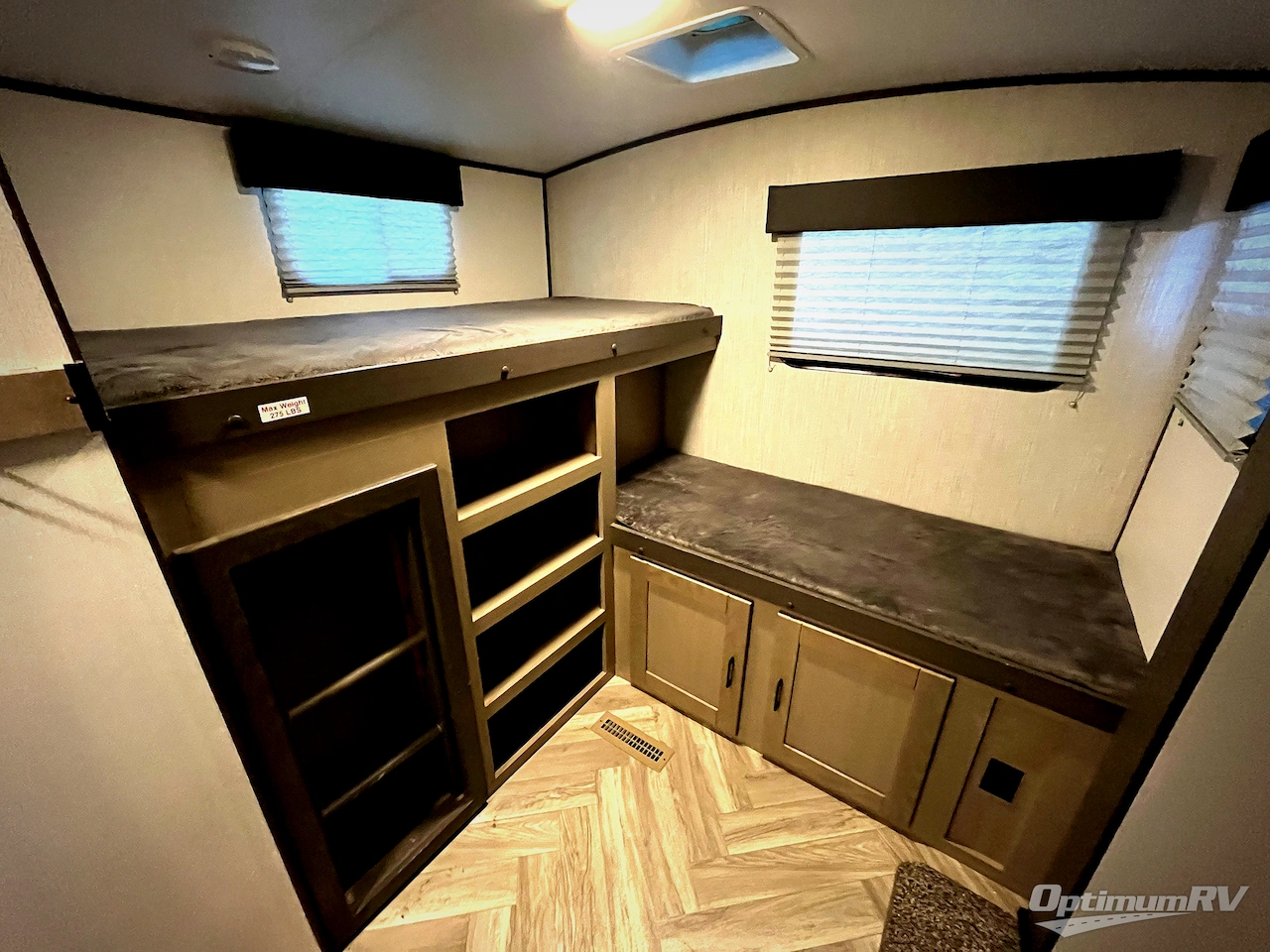 2021 Cruiser Shadow Cruiser 325BHS Photo 20