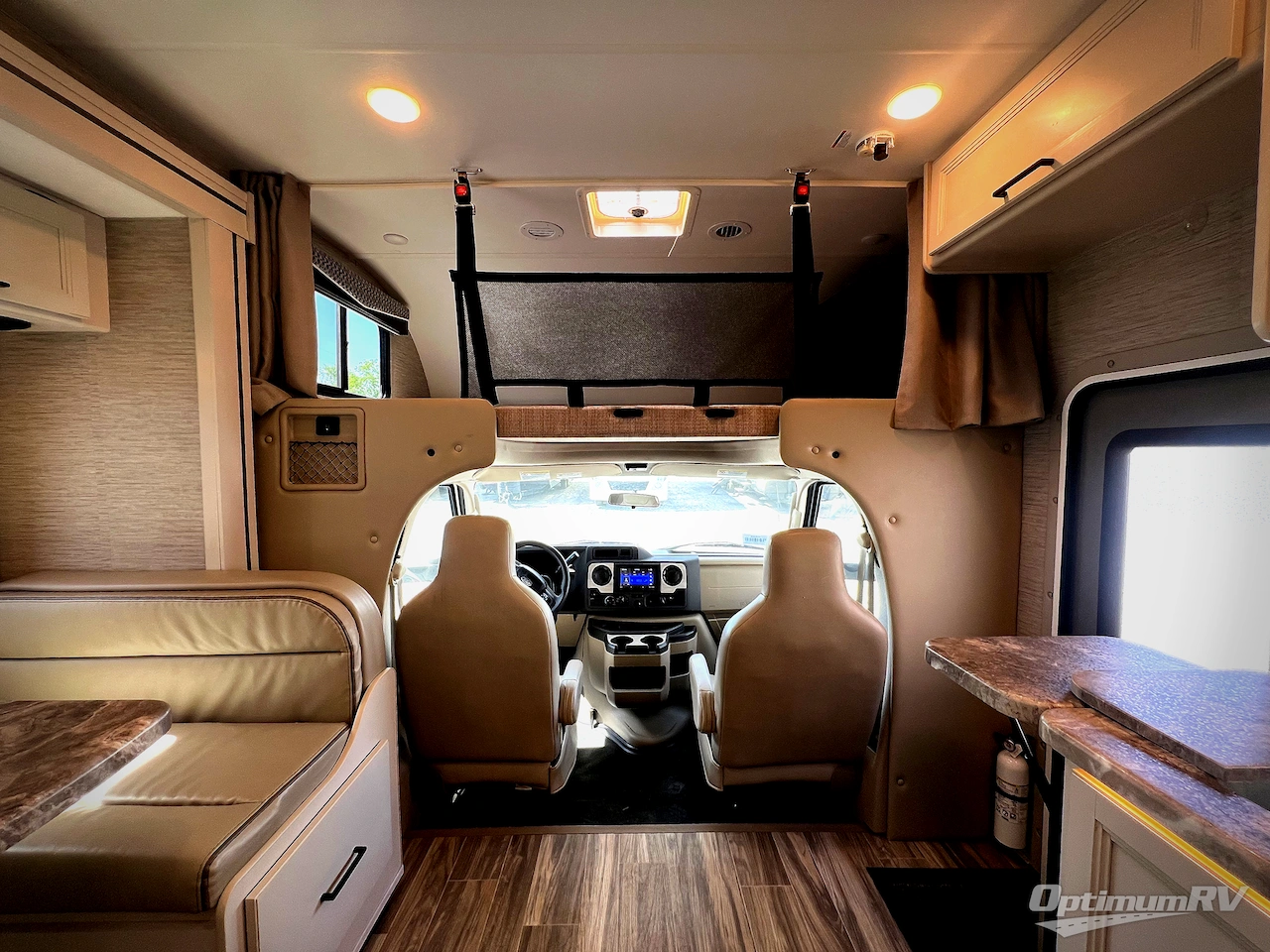 2023 Thor Four Winds 25V Photo 4