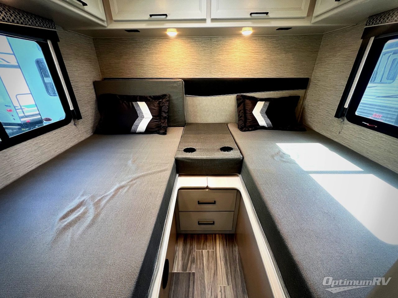 2023 Thor Four Winds 25V Photo 19