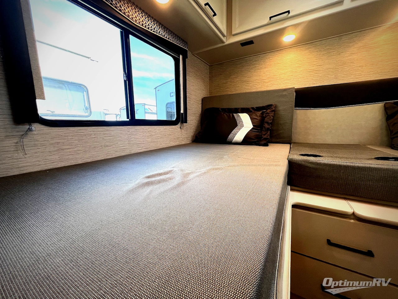 2023 Thor Four Winds 25V Photo 20