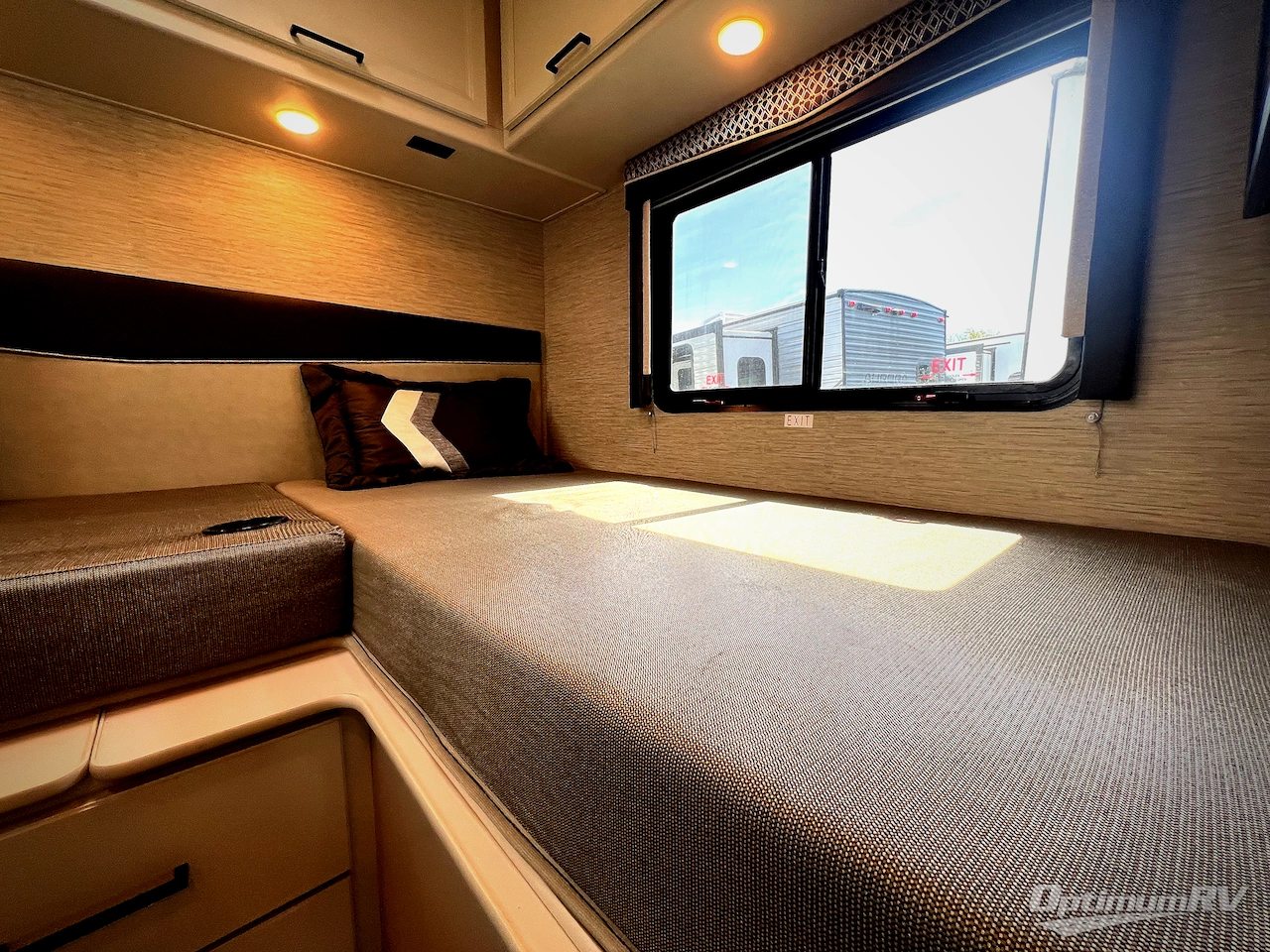 2023 Thor Four Winds 25V Photo 21